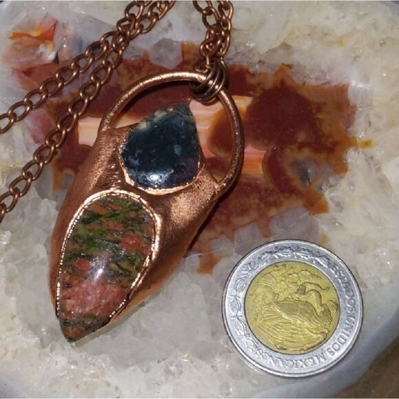 'Delician' Moss Agate, Unakite & Ruby in Zoisite Necklace - Picture 5 of 6